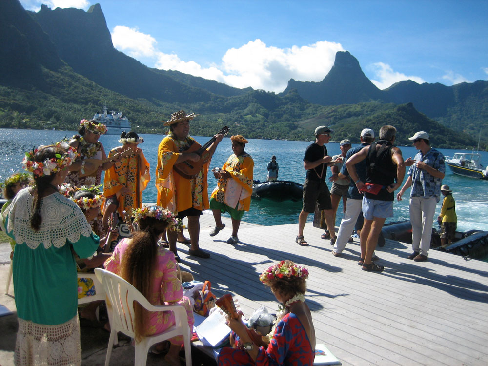 seacology-event-dock-gretting
